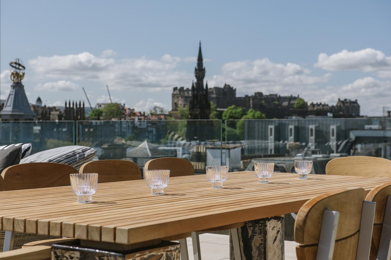 Cheval The Edinburgh Grandアパートホテル エクステリア 写真 The rooftop bar at the Edinburgh Marriott Hotel